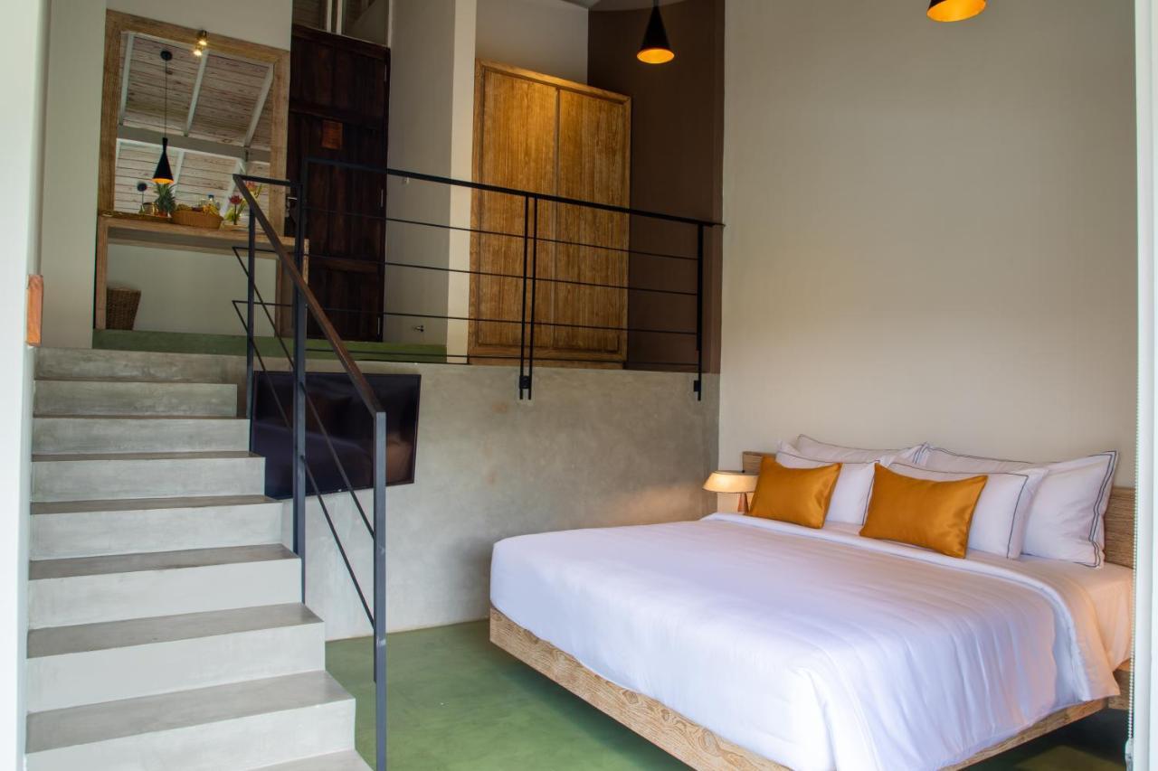Lake Avenue Hotel แคนดี้ ภายนอก รูปภาพ