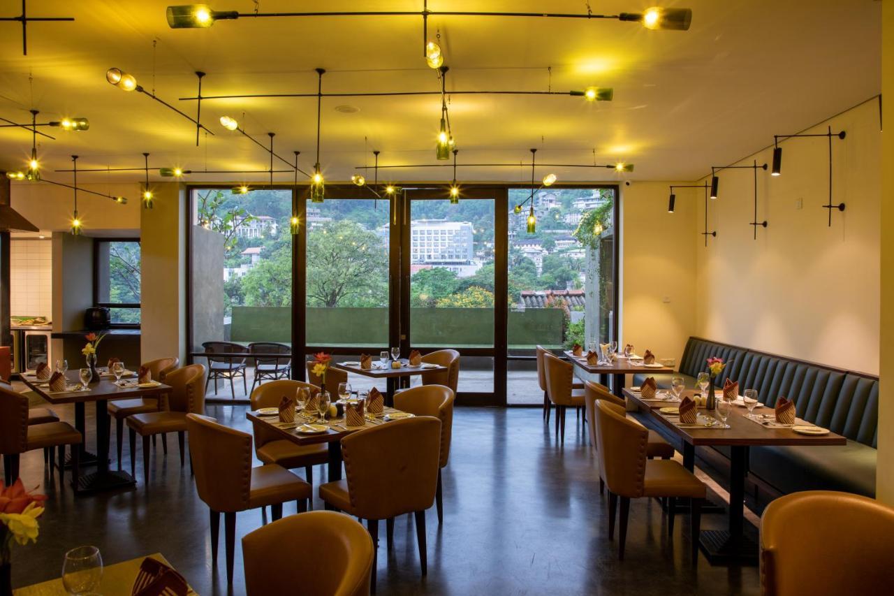 Lake Avenue Hotel แคนดี้ ภายนอก รูปภาพ