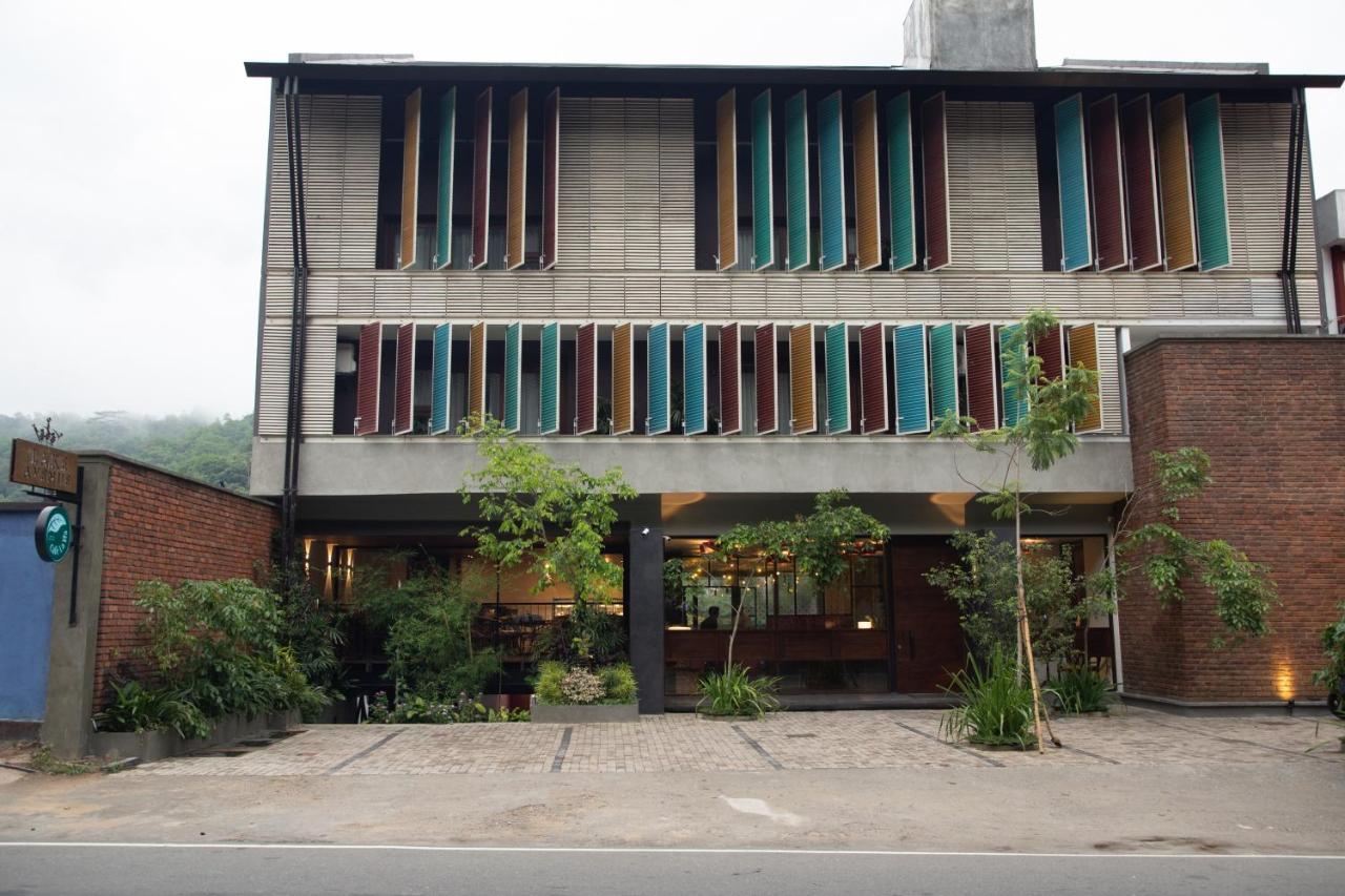 Lake Avenue Hotel แคนดี้ ภายนอก รูปภาพ