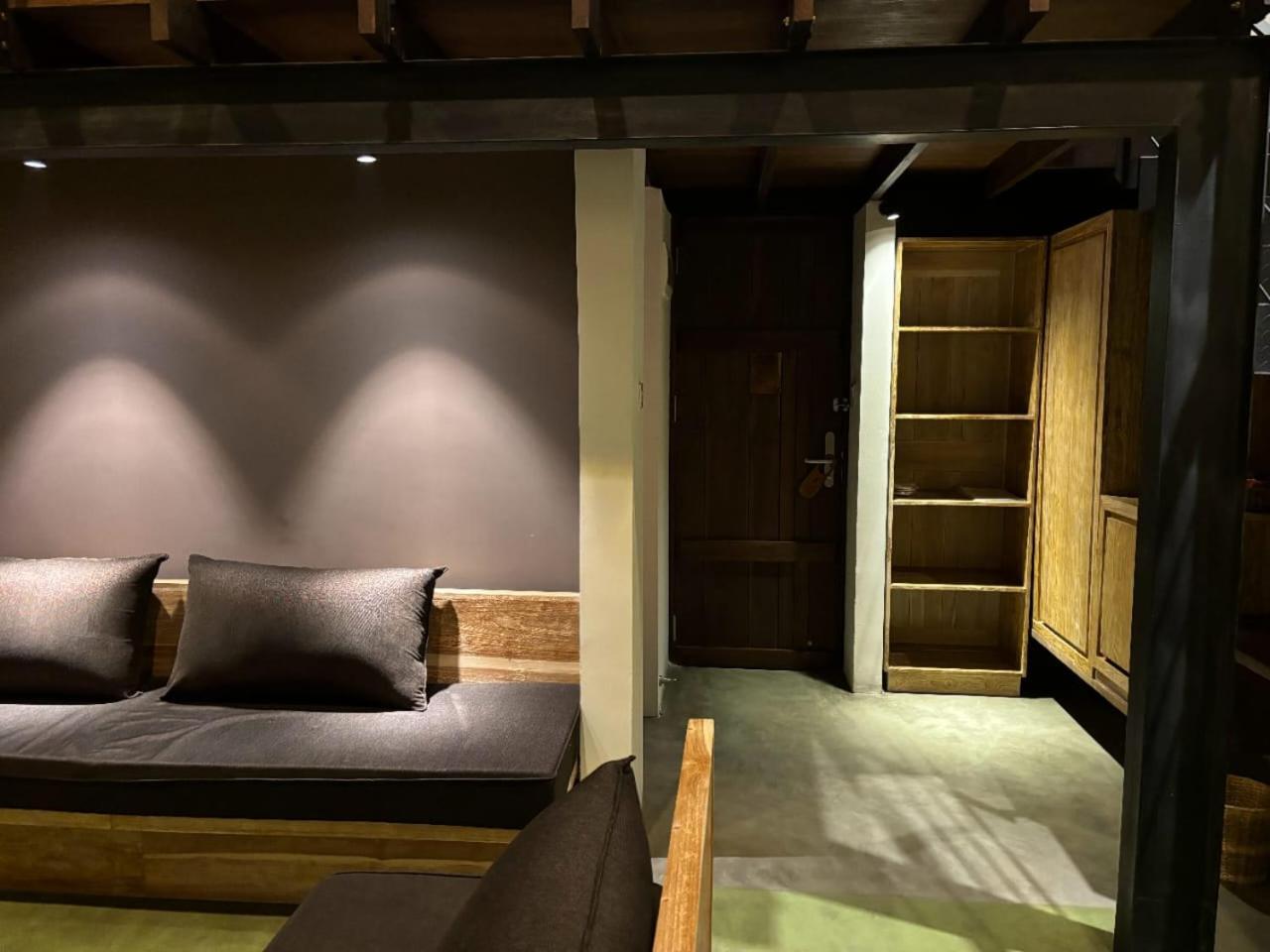 Lake Avenue Hotel แคนดี้ ภายนอก รูปภาพ